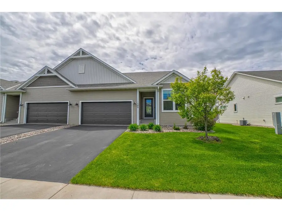 1580 Southpoint Drive, Hudson, WI 54016 - #2