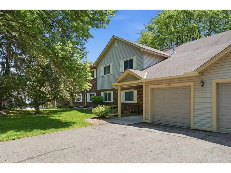 4342 Buckingham Court #1605, Vadnais Heights, MN 55127 - #3