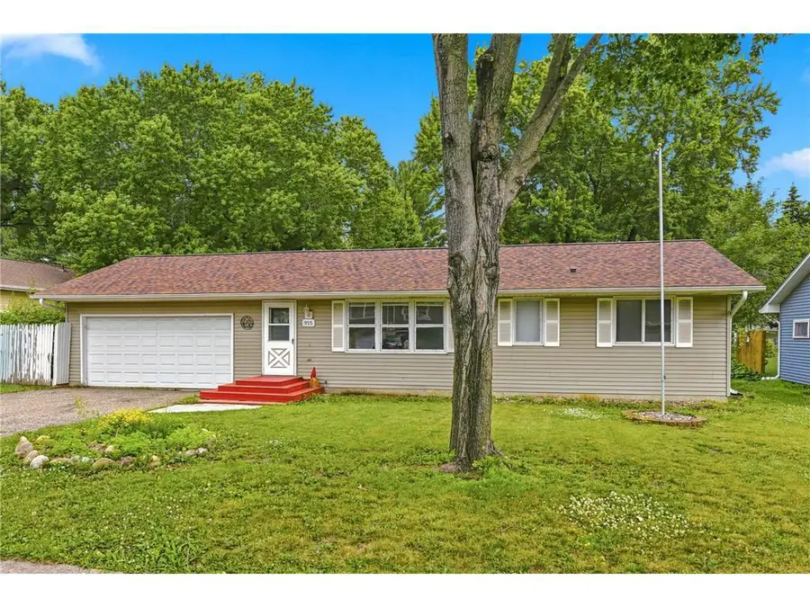 925 Roosevelt Street, River Falls, WI 54022 - #2