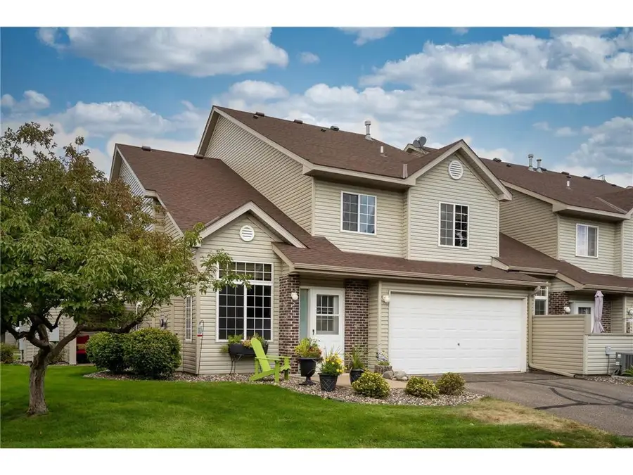 2441 Oakridge Circle, Hudson, WI 54016 - #2