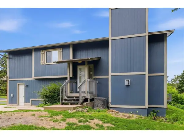 4250 Thornhill Lane, Vadnais Heights, MN 55127