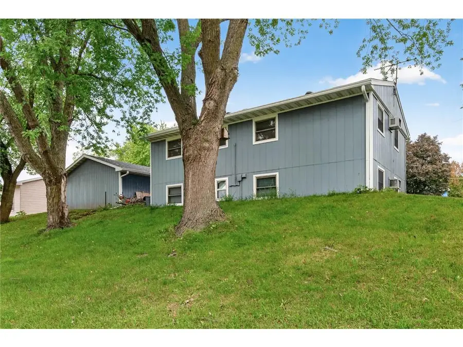 302 W Maple Street, Roberts, WI 54023 - #3