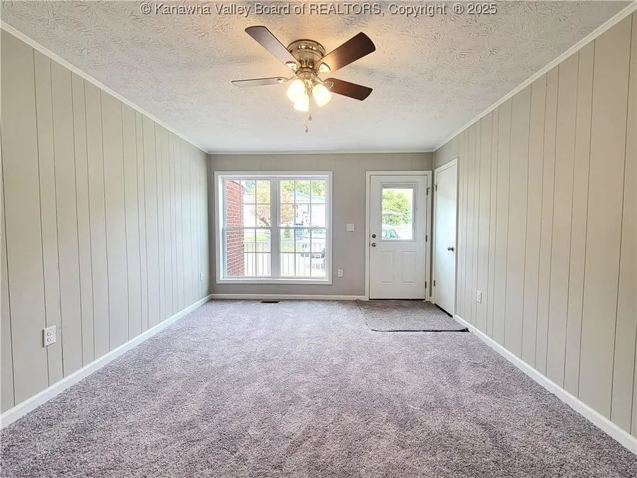1011 Kanawha Street, Hansford, WV 25103 - #3