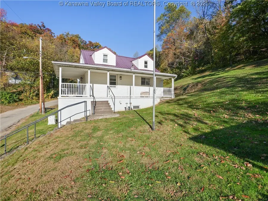 808 Stover Road, Dunbar, WV 25064 - Image #2
