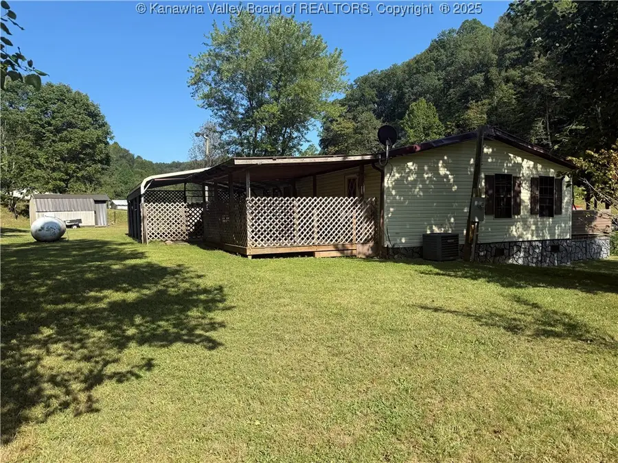 3701 N Grapevine, Sissonville, WV 25320 - Image #2