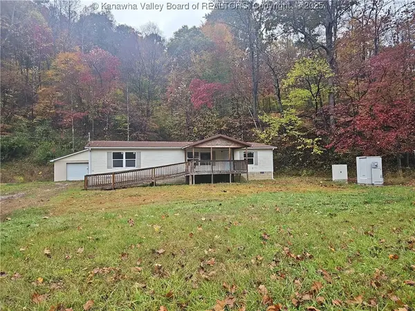 17801 Daniel Boone Highway, Peytona, WV 25154