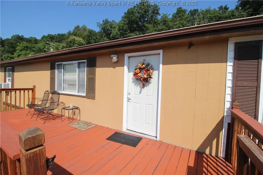 647 Railroad Avenue, Elkview, WV 25071 - Image #2