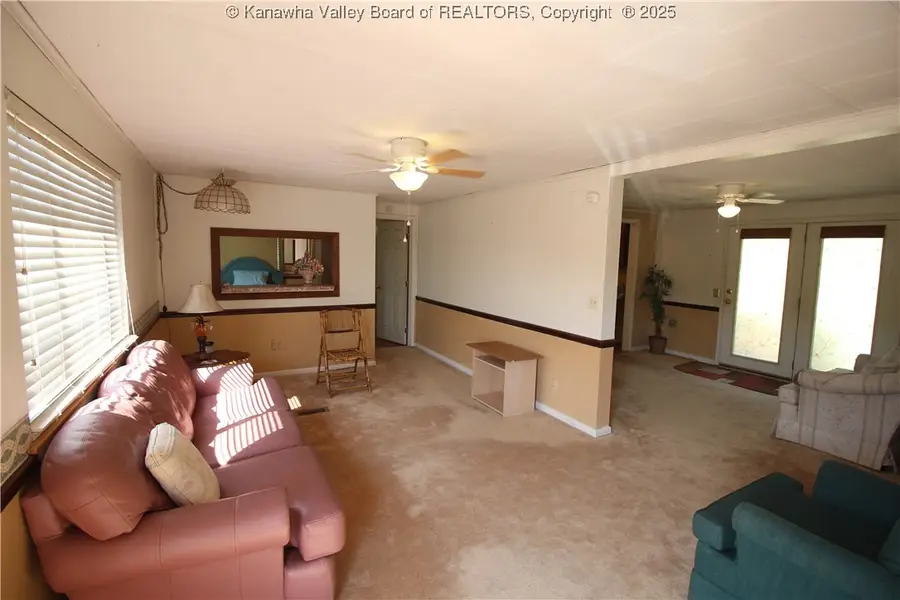 647 Railroad Avenue, Elkview, WV 25071 - Image #3