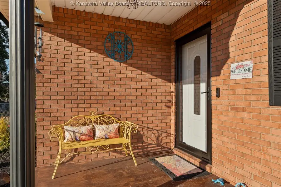 104 Lynn Knolls, Scott Depot, WV 25560 - Image #2