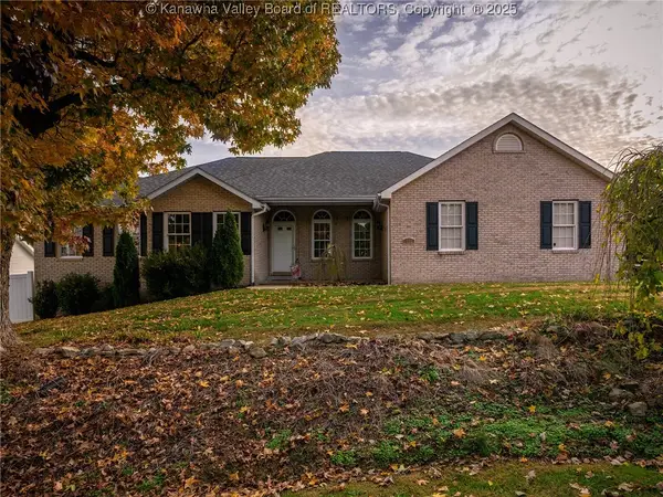 243 Maple Road, Hurricane, WV 25526