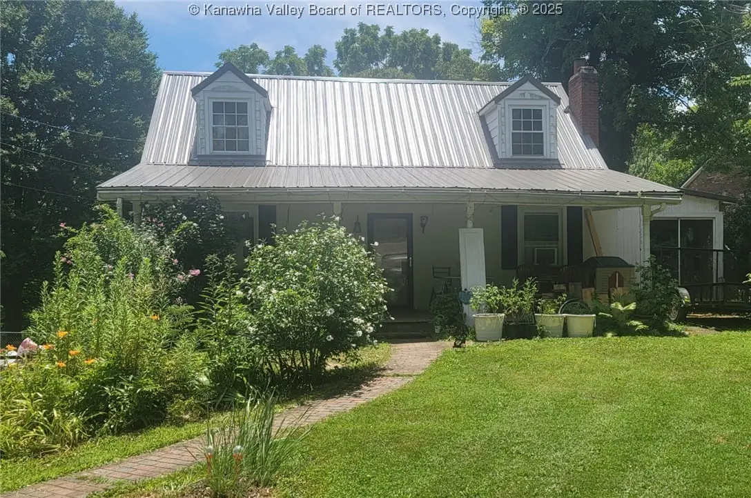 1222 Strawberry Road, Saint Albans, WV 25177 - Image #1