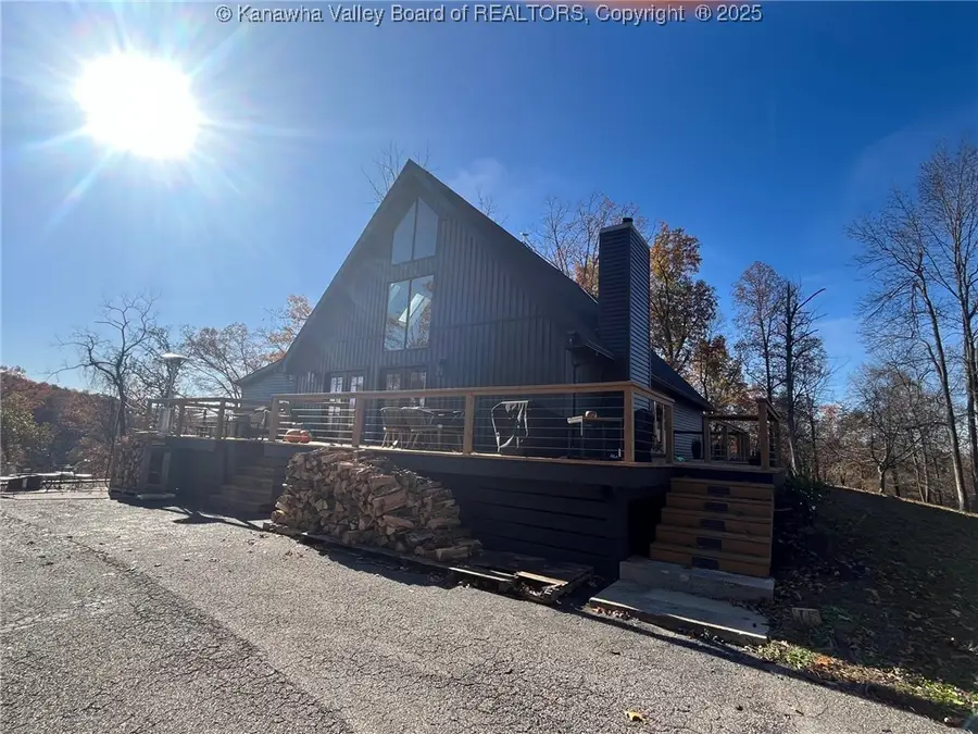 611 Olympia Fields Drive, Winfield, WV 25213 - Image #3