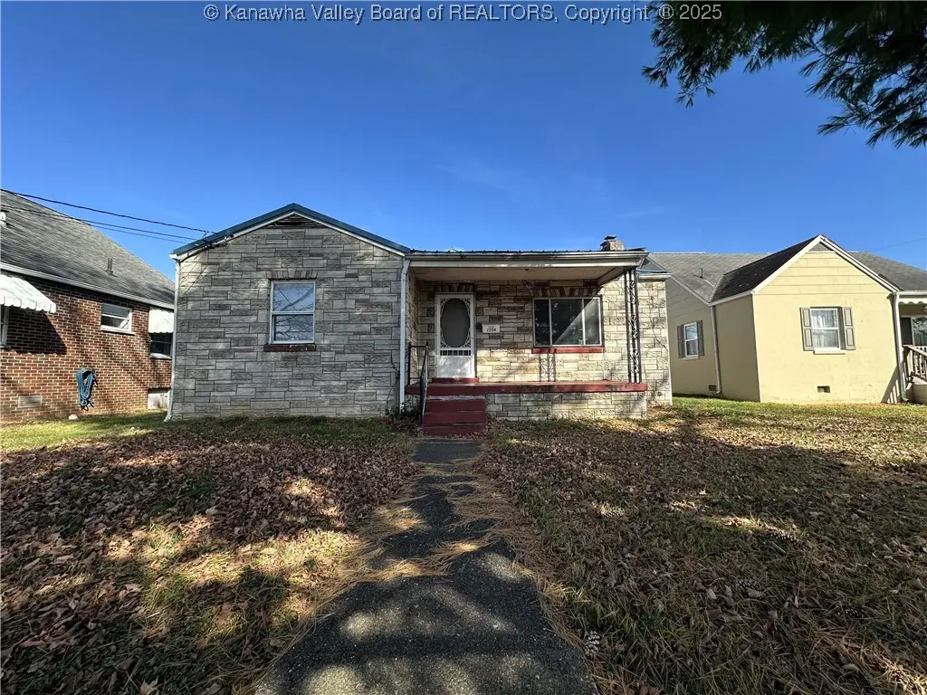 2204 Fletcher Avenue, Dunbar, WV 25064 - Image #1