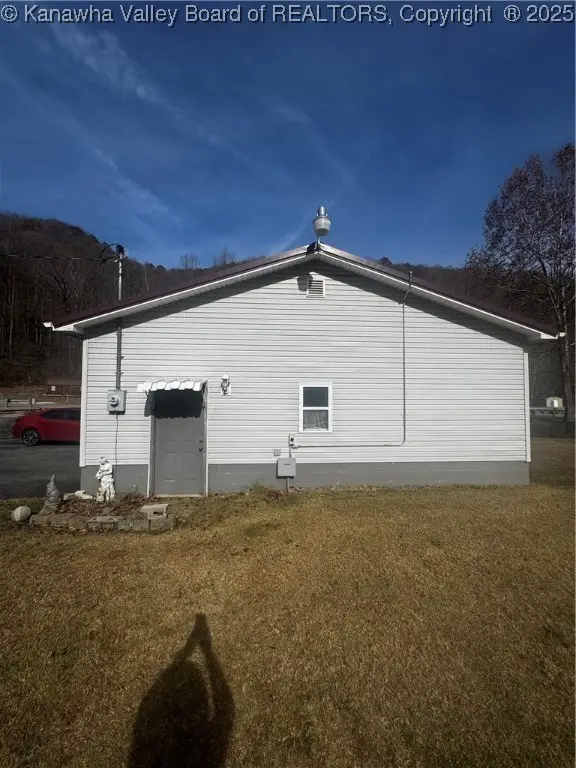 2058 Rt. 52 Highway, Gilbert, WV 25621 - Image #3