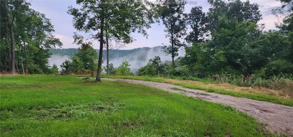 91 Hawk Ridge Road, Fraziers Bottom, WV 25082