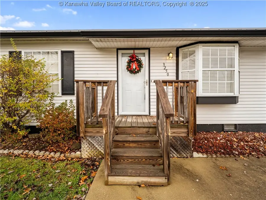 3250 Putnam Avenue, Hurricane, WV 25526 - Image #2