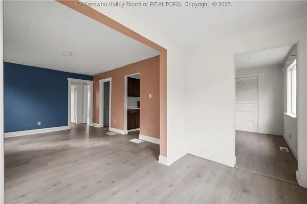 1313  1/2 Camden Drive, Charleston, WV 25302