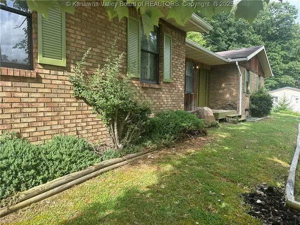 15 Woodland Drive, Madison, WV 25130