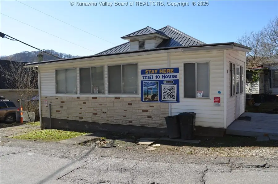 301 W 4th Street, Williamson, WV 25661 - Image #2
