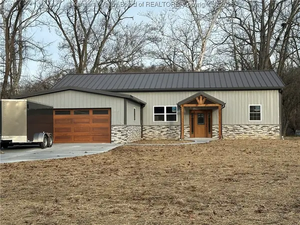 208 Hemlock Street, Eleanor, WV 25070