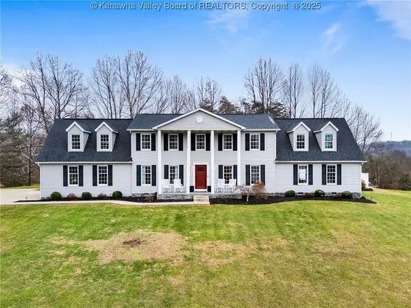 8 Country Oaks Drive, Barboursville, WV 25504