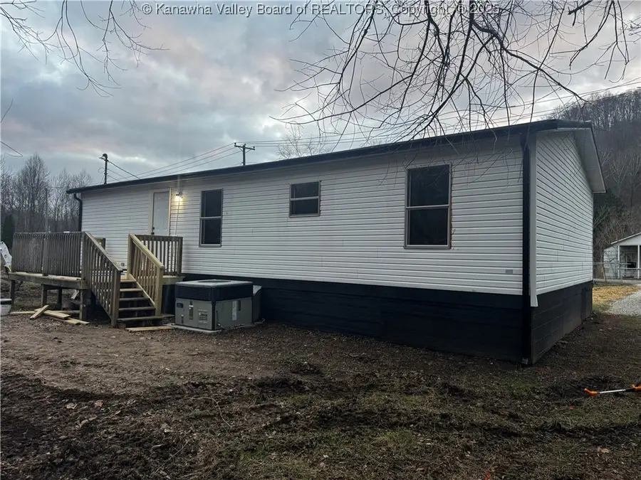 148 Frontier Street, Chapmanville, WV 25508 - Image #2