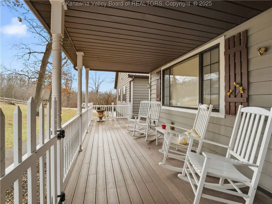 439 Spanoaks Drive, Milton, WV 25541 - Image #2