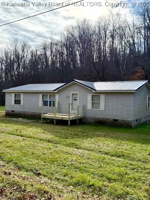 211 Maxine Drive, Charleston, WV 25312