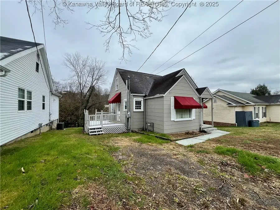 114 Washington Street, Madison, WV 25053 - Image #3