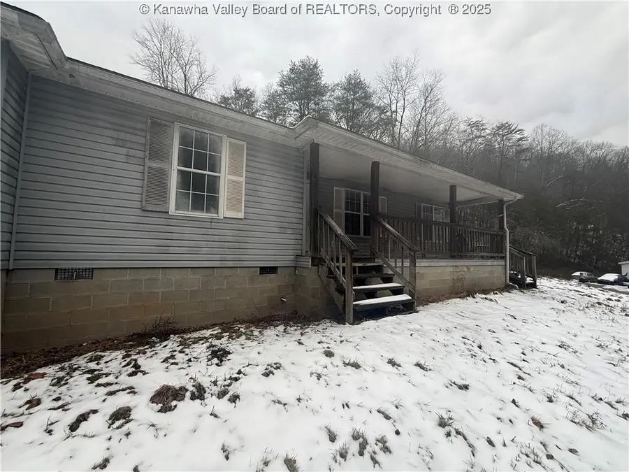 10013 Charleston Road, Clendenin, WV 25045 - Image #3