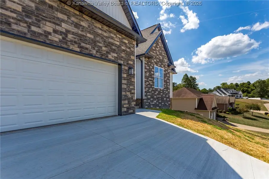 254 James Circle, Culloden, WV 25510 - Image #2