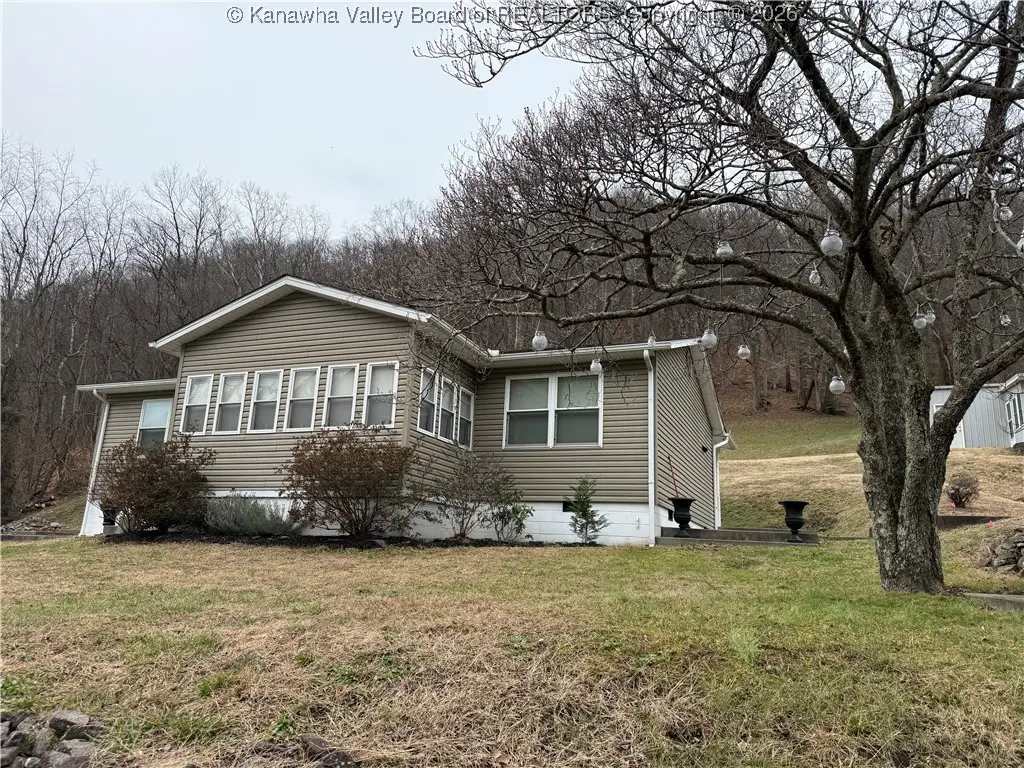 109 Keenan Hill Street, Cedar Grove, WV 25039 - Image #1