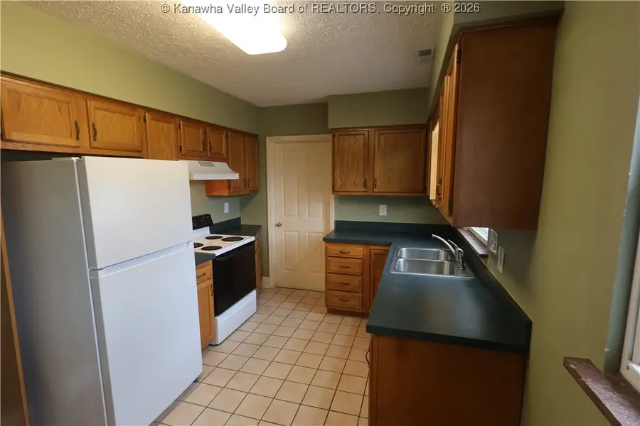 532 17th Street, Dunbar, WV 25064 - #3