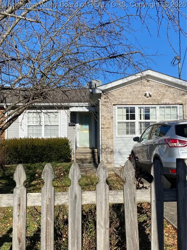 2222 Lincoln Avenue, Saint Albans, WV 25177 - #1