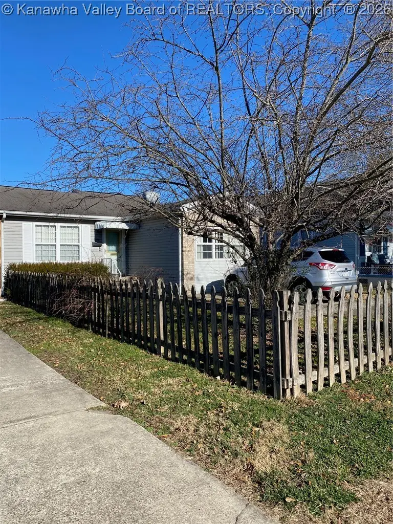 2222 Lincoln Avenue, Saint Albans, WV 25177 - #2