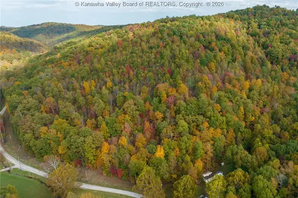 2882 Falling Rock Road, Clendenin, WV 25045