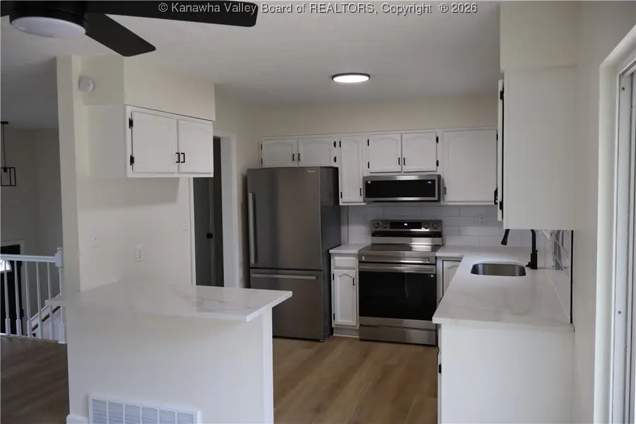 256 Pine Circle, Dunbar, WV 25064 - #3