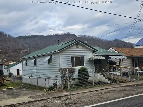 2509 Third Avenue, East Bank, WV 25067