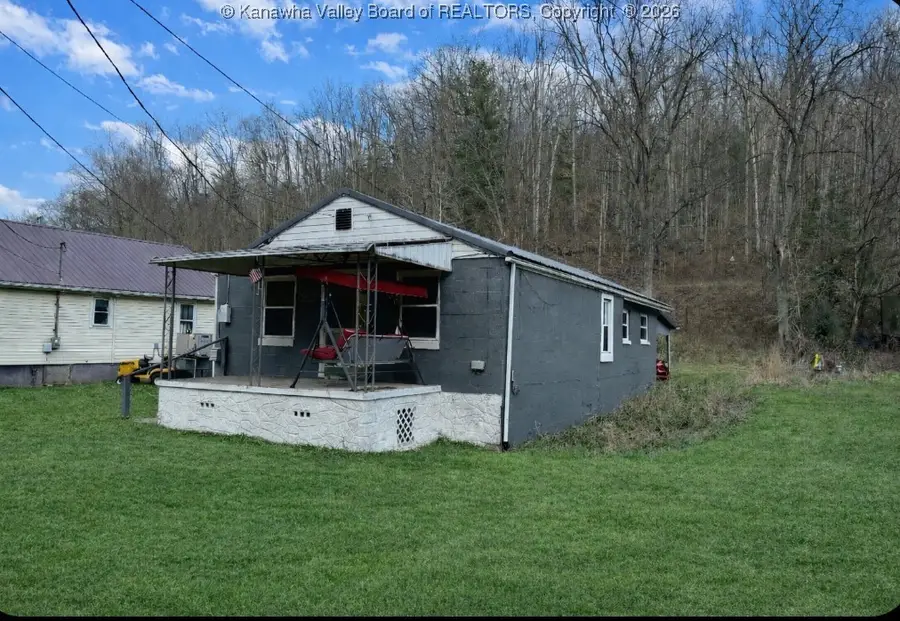 2564 Browns Creek, Saint Albans, WV 25177 - #2