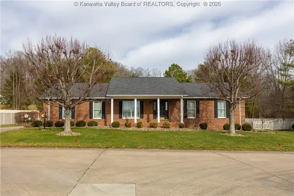 97 Willowood Circle, Hurricane, WV 25526