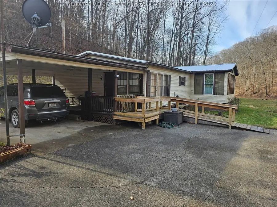 432 W Vickers Drive, Elkview, WV 25071 - #2