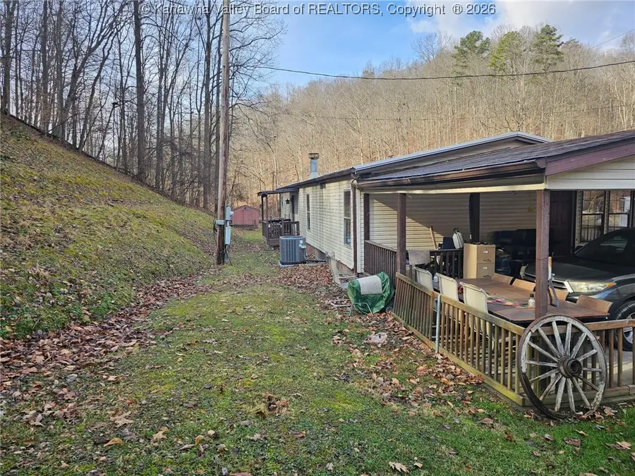 432 W Vickers Drive, Elkview, WV 25071 - #3