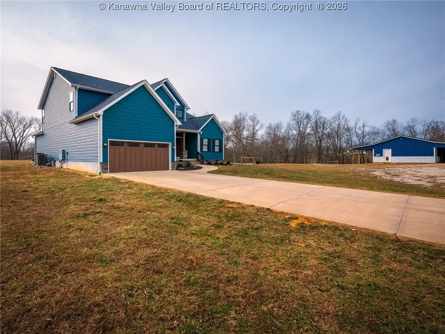 2407 Bedford Chapel Rd., Milton, WV 25541 - #2