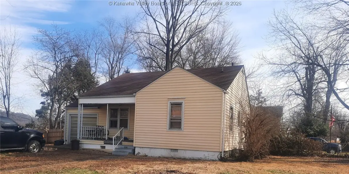 698 Clark Drive, Saint Albans, WV 25177 - #1