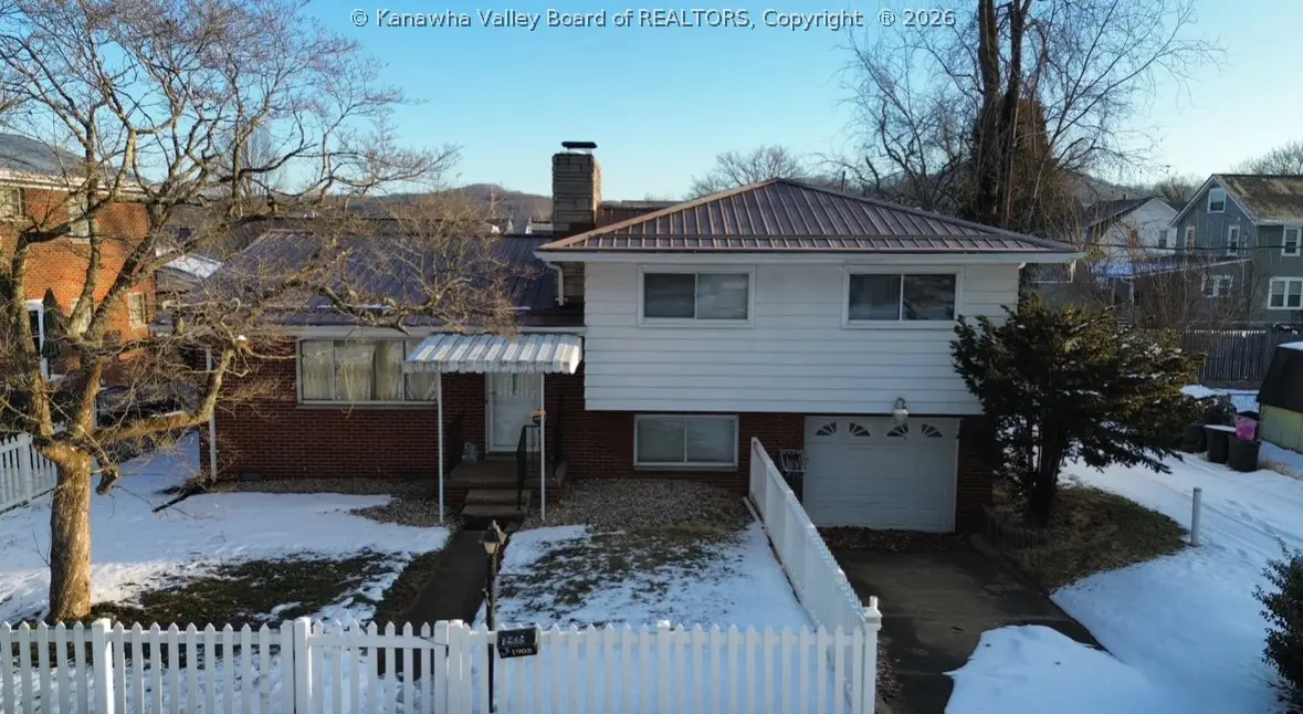 1908 West Virginia Avenue, Dunbar, WV 25064 - Image #1