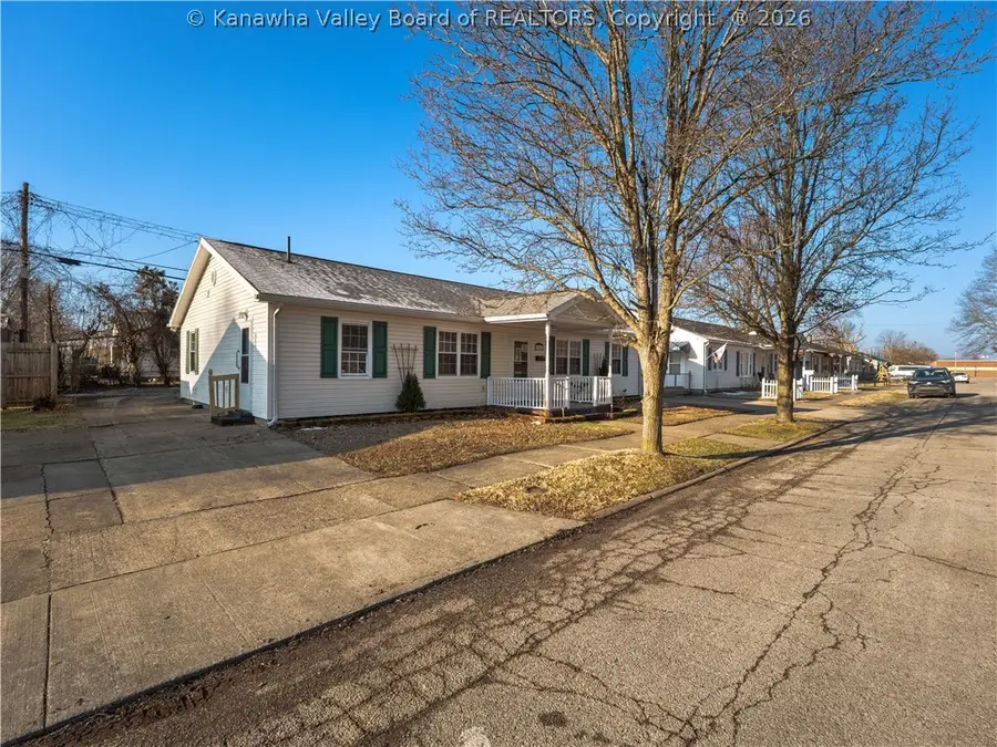 2641 Roosevelt Avenue, Saint Albans, WV 25177 - #3