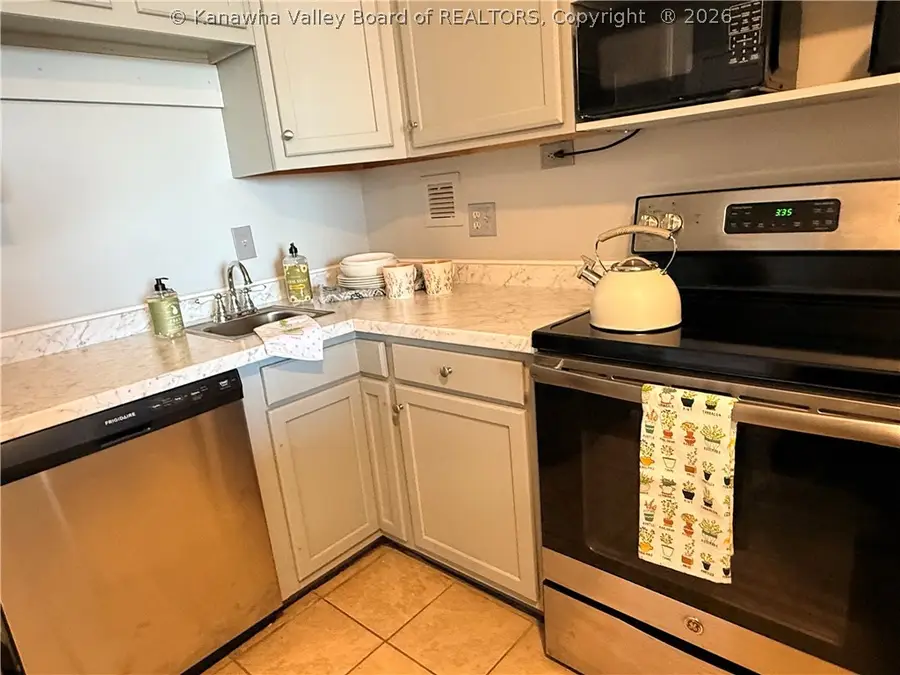 1800 Roundhill Road #907, Charleston, WV 25314 - #2