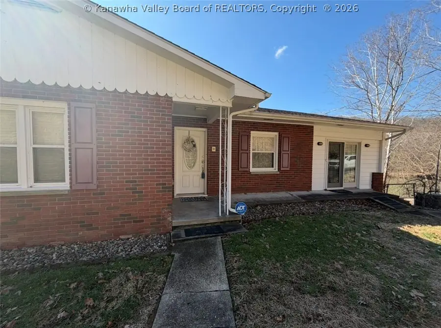 11186 Elk River Road N, Clendenin, WV 25045 - #2