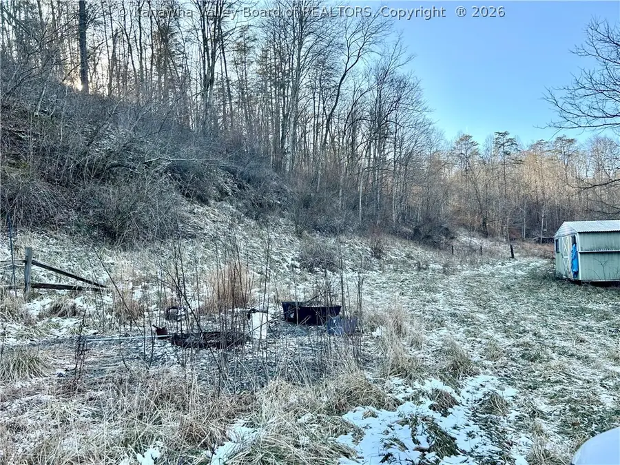 475 Cunningham Lane, Kenna, WV 25248 - #3