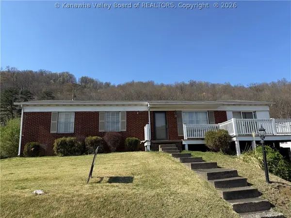 20 Cedar Lane, Madison, WV 25130